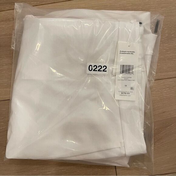 Eileen Fisher
High-Waisted Ankle Pants - Picture 4 of 6